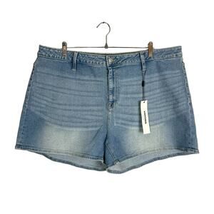 Vigoss High Rise Denim Shorts Size 22W Light Wash Fade NWT Plus Size